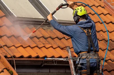 Démoussage et hydrofuge de toiture à Montazels
